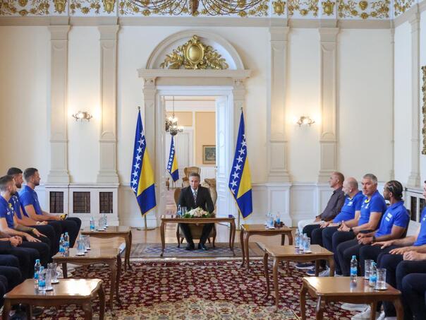 FOTO: USTUPLJENA FOTOGRAFIJA