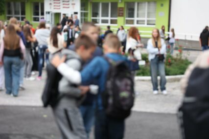 Dom zdravlja Laktaši o padanju učenika u nesvijest