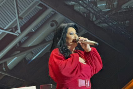 Dragana Mirković održala sjajan koncert u Sarajevu, sav honorar doniran u humanitarne svrhe (VIDEO)