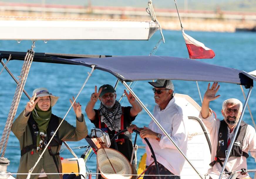 FOTO: EPA/MOHAMED MESSARA

