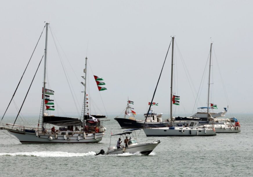 FOTO: EPA/MOHAMED MESSARA