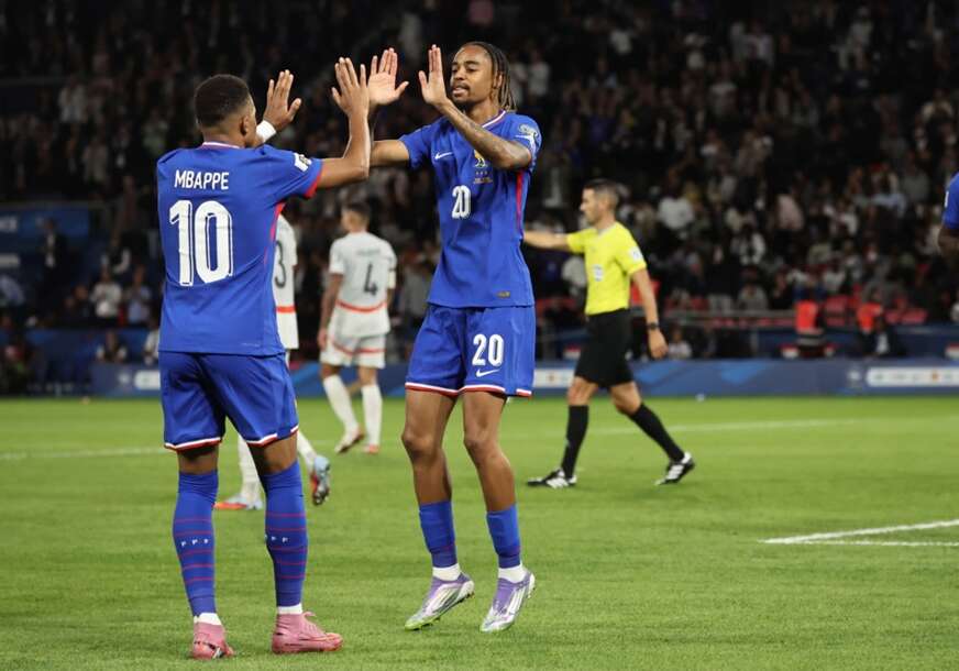 FOTO: EPA/CHRISTOPHE PETIT TESSON