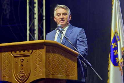 Komšić: BiH neće primati azilante iz Velike Britanije