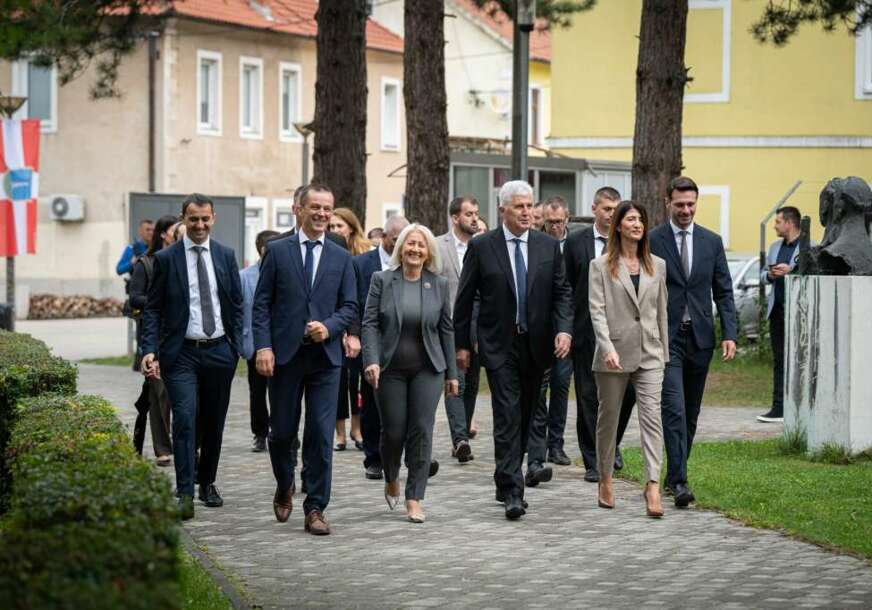 FOTO: URED PREDSJEDATELJICE VIJEĆA MINISTARA BIH