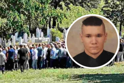 Klanjana dženaza 19-godišnjem Mehmedu Hasanamidžiću, žrtvi zaostale mine
