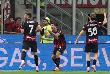 Milan predvođen genijalnim Modrićem slavio u derbiju protiv Napolija i preuzeo vrh Serie A (VIDEO)
