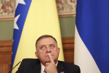 Dodik: SNSD treba izaći na prijevremene izbore