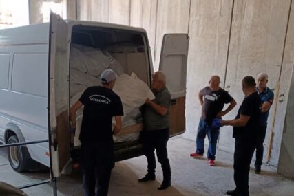 Institut za nestale osobe BiH predao MC-u Srebrenica odjeću i obuću žrtava genocida pronađenu u masovnim grobnicama