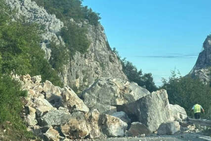 Čišćenje odrona na putu Cetinje‑Budva trebalo bi da bude završeno danas