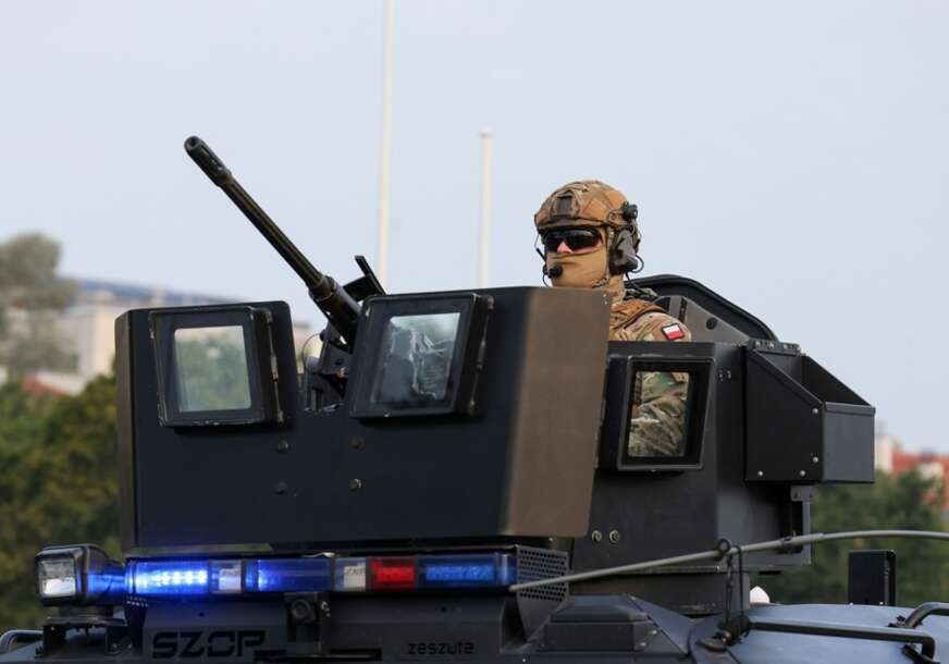 FOTO: POLAND OUT