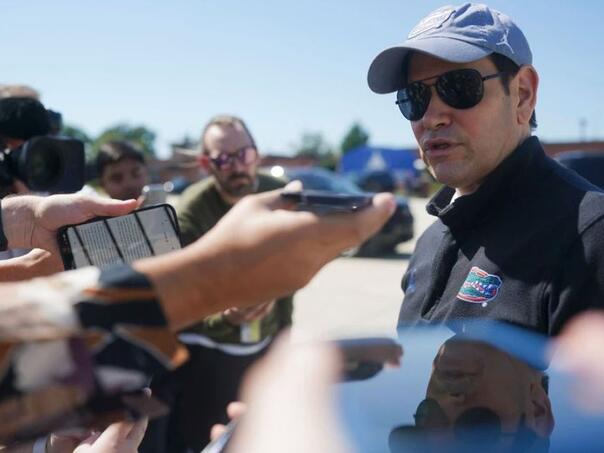 FOTO: POOL PHOTO VIA AP/NATHAN HOWARD