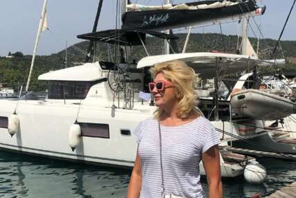 Intimni snimci joj uništili karijeru, a onda se udala za bogatog grčkog biznismena i MOLILA GA DA POTPIŠU PREDBRAČNI UGOVOR: "Zašto da me njegova djeca poprijeko gledaju?"