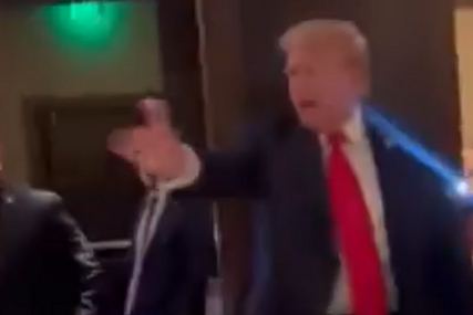 Trumpu protestanti napravili "čeku" u washingtonskom restoranu, on naredio da se izbace (VIDEO)
