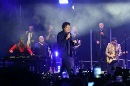 Zdravko Čolić održao spektakularan koncert u Banjaluci, nastupa i večeras