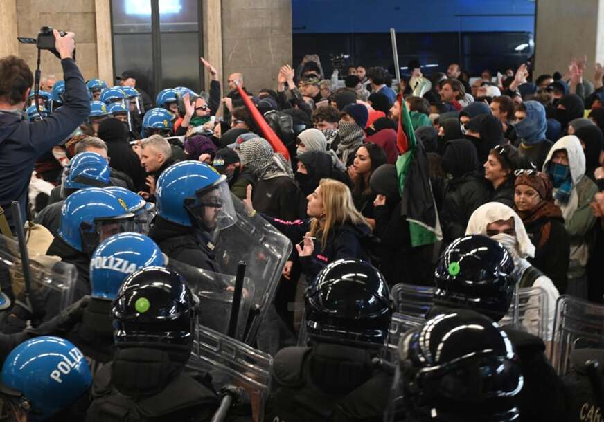 FOTO: EPA/ CLAUDIO GIOVANNINI