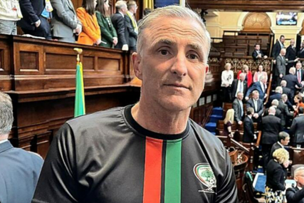 JAVIO SE VIDEO PORUKOM Irski senator među privedenim sa humanitarne flotile za Gazu: "Ako gledate ovaj video..."
