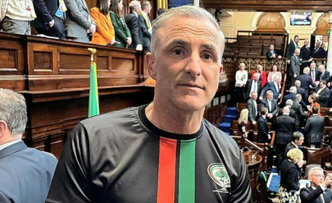 FOTO: X/
CHRIS HAZZARD MP