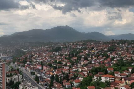 U većem dijelu BiH prijepodne niska oblačnost, tokom dana razvedravanje