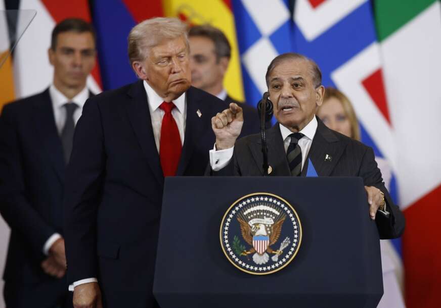 FOTO: EPA/YOAN VALAT