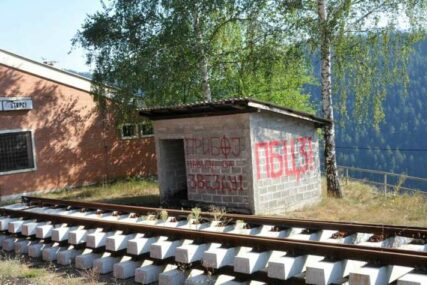 Komemoracije u Podgorici i Bijelom Polju povodom godišnjice zločina u Štrpcima