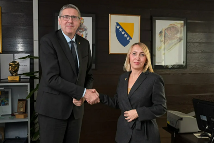 Radni sastanak ministrice Pozder i gradonačelnika Avdića o bitnim projektima za Sarajevo