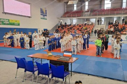 Judo spektakl u Bihaću: Oko 300 takmičara iz 31 kluba odmjerava snage u dvorani Luke