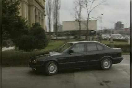 Nakon objave da se prodaje BMW koji je koristio Alija Izetbegović; direktor BH Pošte tvrdi da ga muzej i fondacija nisu željeli
