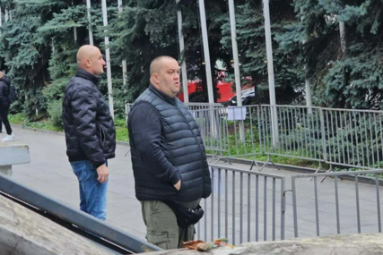 Dino Bešlić prvi stigao na komemoraciju legendarnom ocu Halidu Bešliću