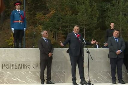 Dodik sa Stevandićem i Medićem veličao ratne zločince na Palama