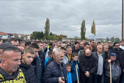 Tuga se nadvila nad Bugojnom: Klanjana dženaza rukometnom treneru Emiru Ekiju Karadži