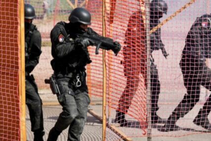 Akcija MUP-a KS: Dva policijska službenika sumnjiče se za korupciju, pretresi u toku