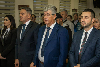 Nekadašnji član SDP-a Nusret Kusturica pristupio SBiH-u, Efendić mu uručio člansku kartu