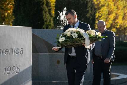 Ministar vanjskih poslova BiH Elmedin Konaković posjetio Memorijalni centar Srebrenica