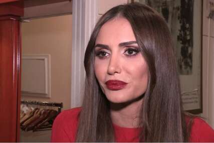 Emina Jahović stigla u Sarajevo pred sutrašnji koncert, nastupa u rasprodanom Domu mladih