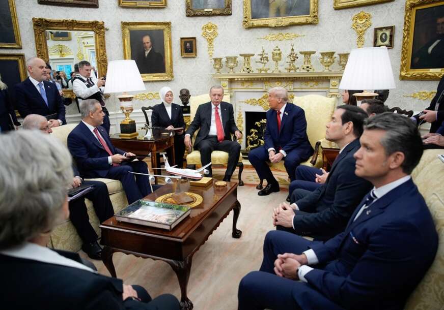 FOTO: EPA/YURI GRIPAS / POOL