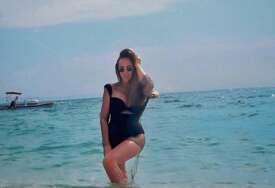 Goga Sekulić naslijedila ogromno bogatstvo, a sad pozira sa nasljednikom na plaži u Budvi SIN JE DOBIO STAN U DUBAIJU"