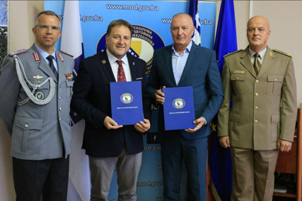 Helez: Veliko hvala Njemačkoj, osigurano dalje opremanje novim odorama OS BiH