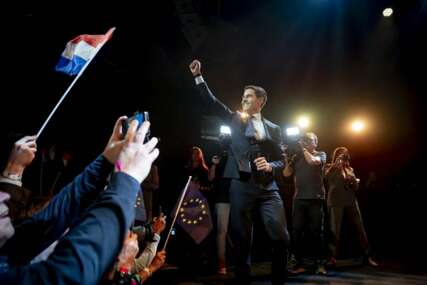 Centristi i krajna desnica izjednačeni na holandskim izborima
