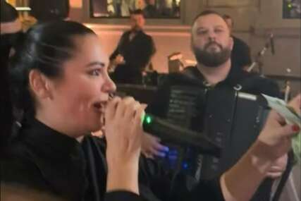 JANA NE MOŽE DA DRŽI BAKŠIŠ NA SLAVLJU KOD NADICE ADEMOV Šuške lete na sve strane, pjevačica objavila snimak sa gala proslave