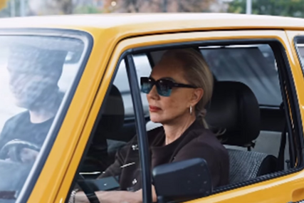 Lepa Brena u Zenici: Opet ja i moj golf kec (VIDEO)