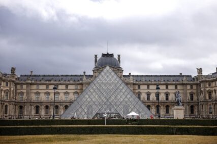 Francuski muzej Louvre ostaje zatvoren dok radnici razmatraju produženje štrajka