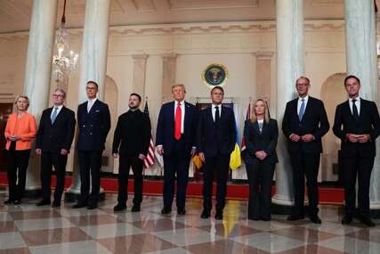 Macron smatra da bi Ukrajina i Evropljani trebali biti "za stolom" na mogućem sastanku Trumpa i Putina