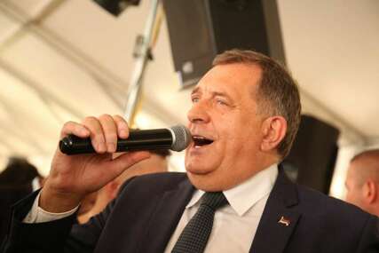 Dodik o slučaju 'Košarac, šljem i ambasade': "Iznenađen sam, Schmidt je okupator, izdanak onih formacija koje su 1941. godine Srbima nanijele ogromne gubitke"