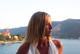 NININI BISERI: Obrazovanje
