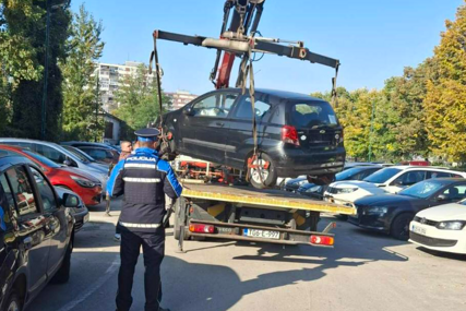 U Sarajevu u toku akcija uklanjanja neregistrovanih i havarisanih vozila s javnih površina
