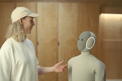 Predstavljen kućni robot koji pere suđe i priča viceve (VIDEO)