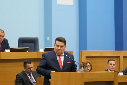 BURNO U BANJOJ LUCI Posebna pa redovna sjednica NSRS, Nenad Stevandić najavljuje...