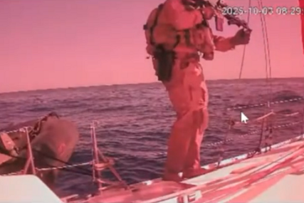 Pogledajte kako izraelski vojnici upadaju na Marinette, posljednji brod koji se kretao prema Gazi (VIDEO)