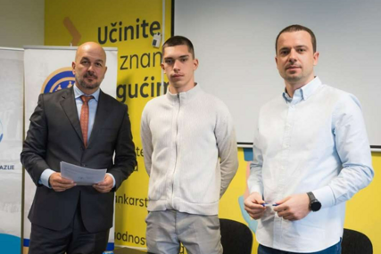 Bihaćki vijećnik odrekao se primanja u korist učenika Gimnazije