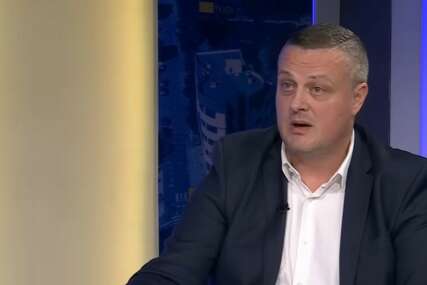 Voditelj BHT-a u direktnom obraćanju Mijatoviću: „Pa i djelujete kao izdajnici“ (VIDEO)